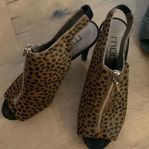 Leopard print heel